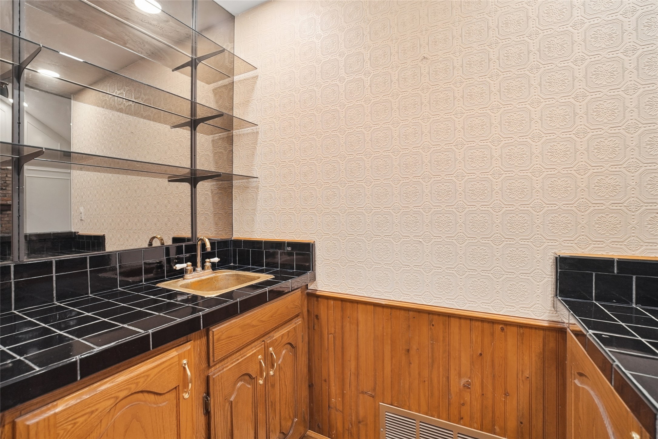 1304 Carriage Creek Drive Desoto TX 75115