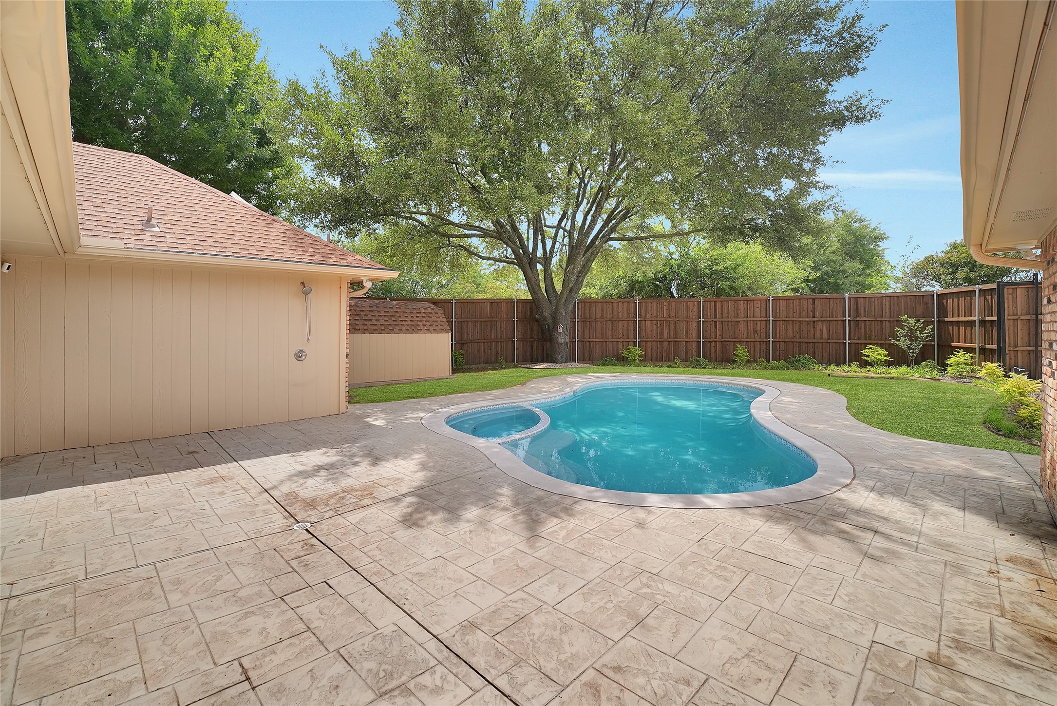 1304 Carriage Creek Drive Desoto TX 75115