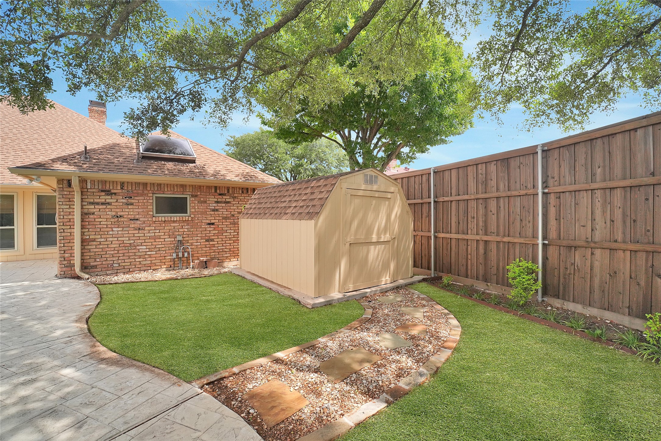 1304 Carriage Creek Drive Desoto TX 75115