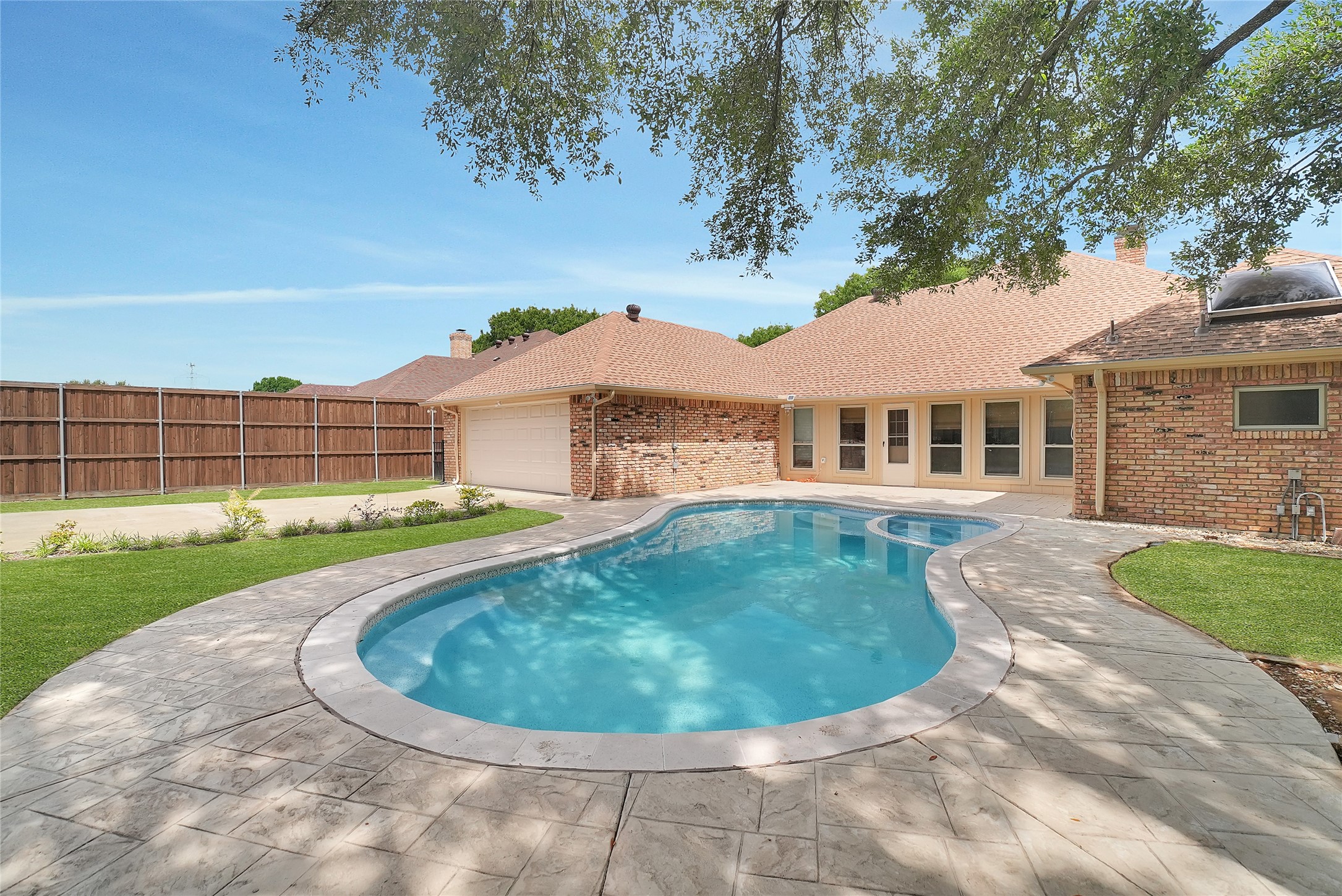 1304 Carriage Creek Drive Desoto TX 75115
