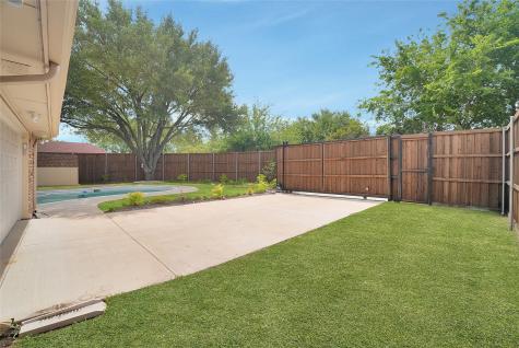 1304 Carriage Creek Drive Desoto TX 75115