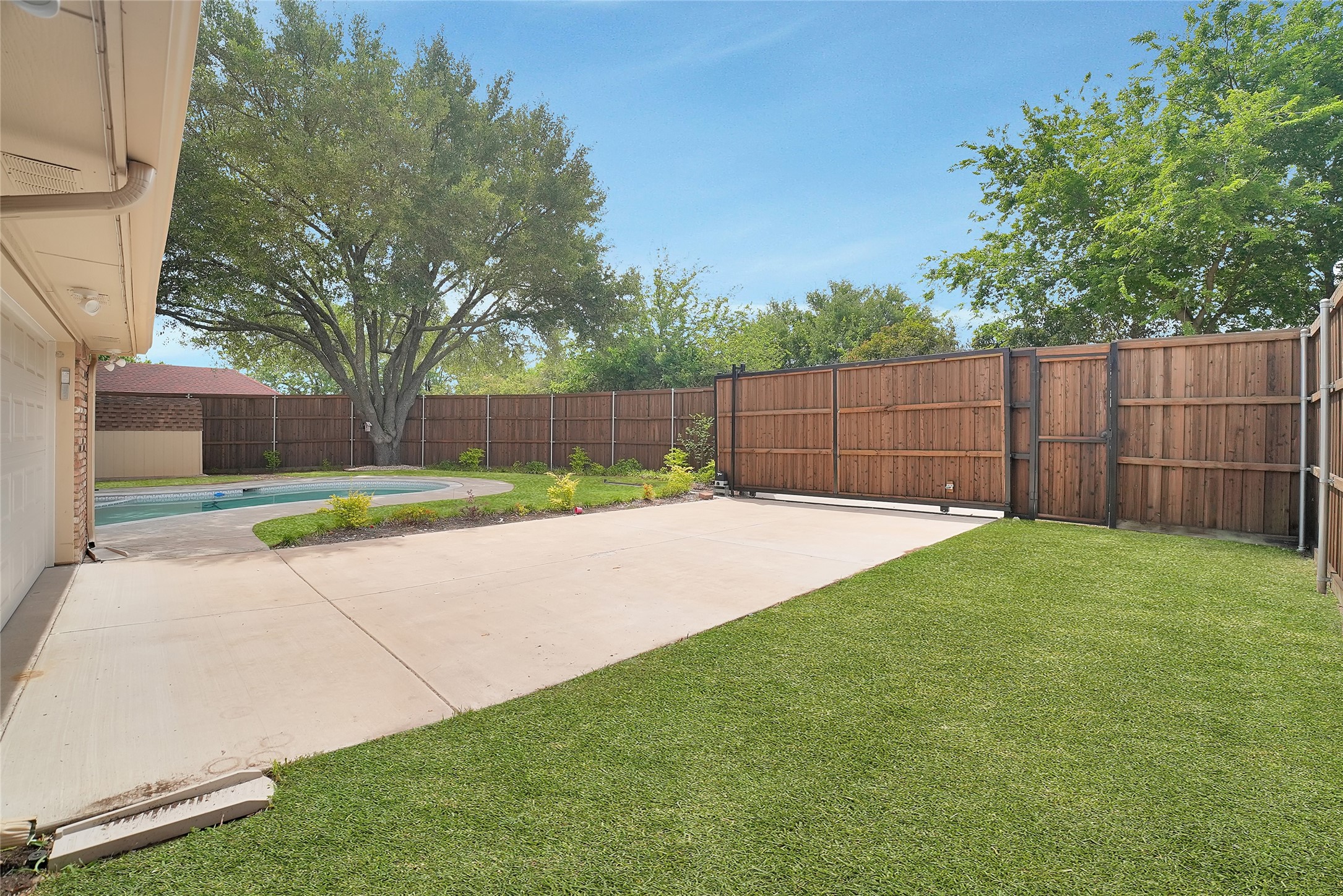 1304 Carriage Creek Drive Desoto TX 75115