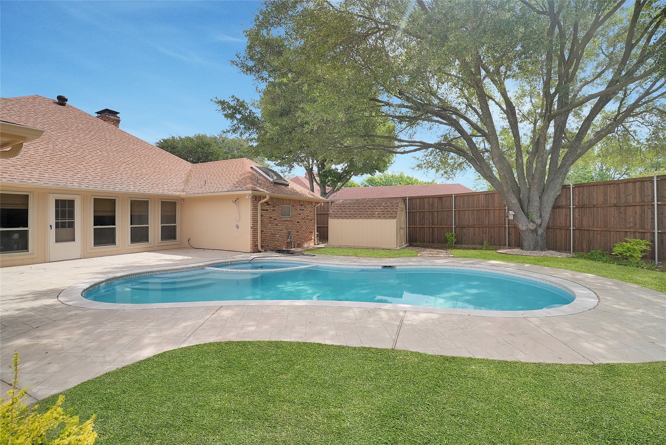 1304 Carriage Creek Drive Desoto TX 75115