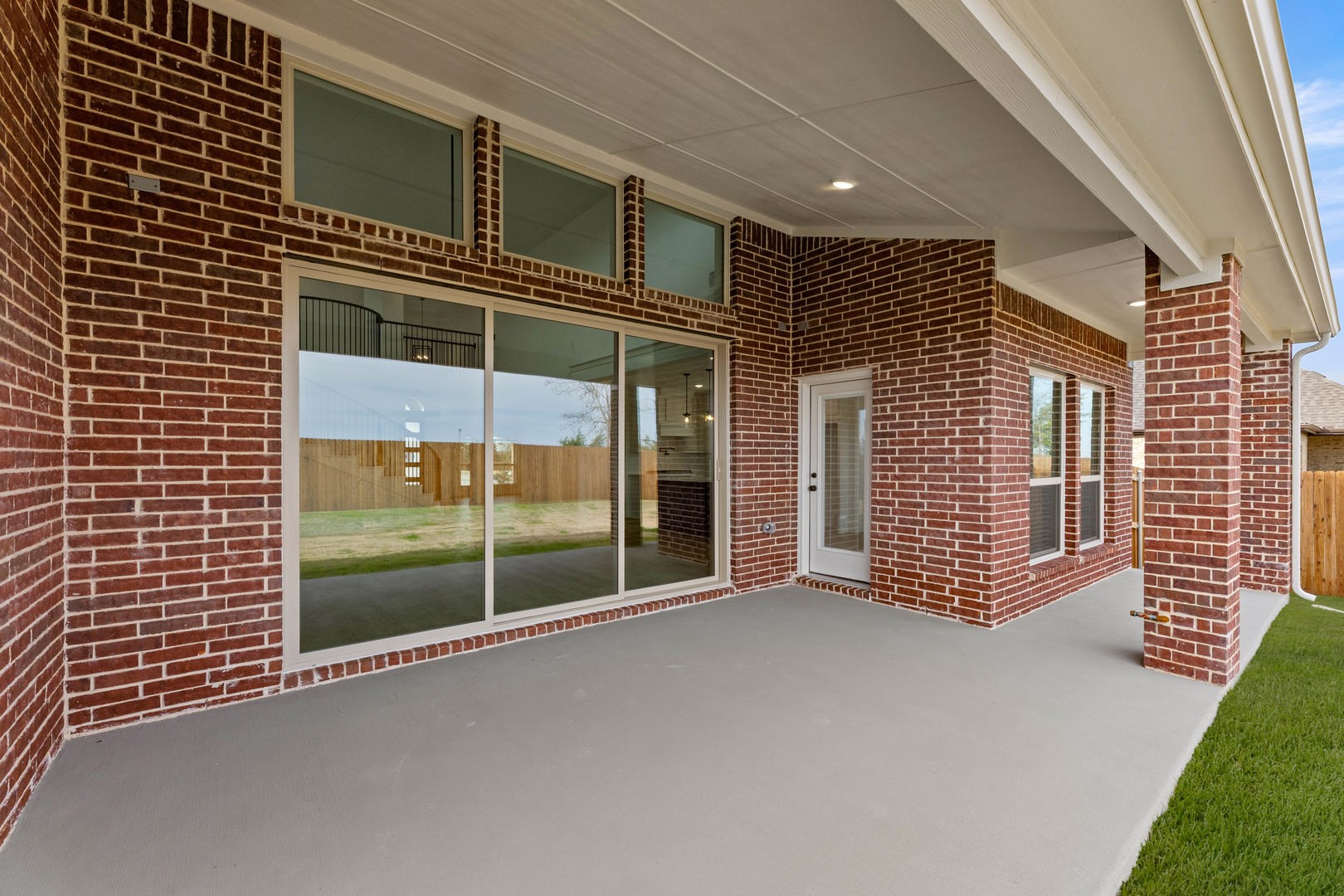 804 S Hidden Lakes Drive Desoto TX 75115