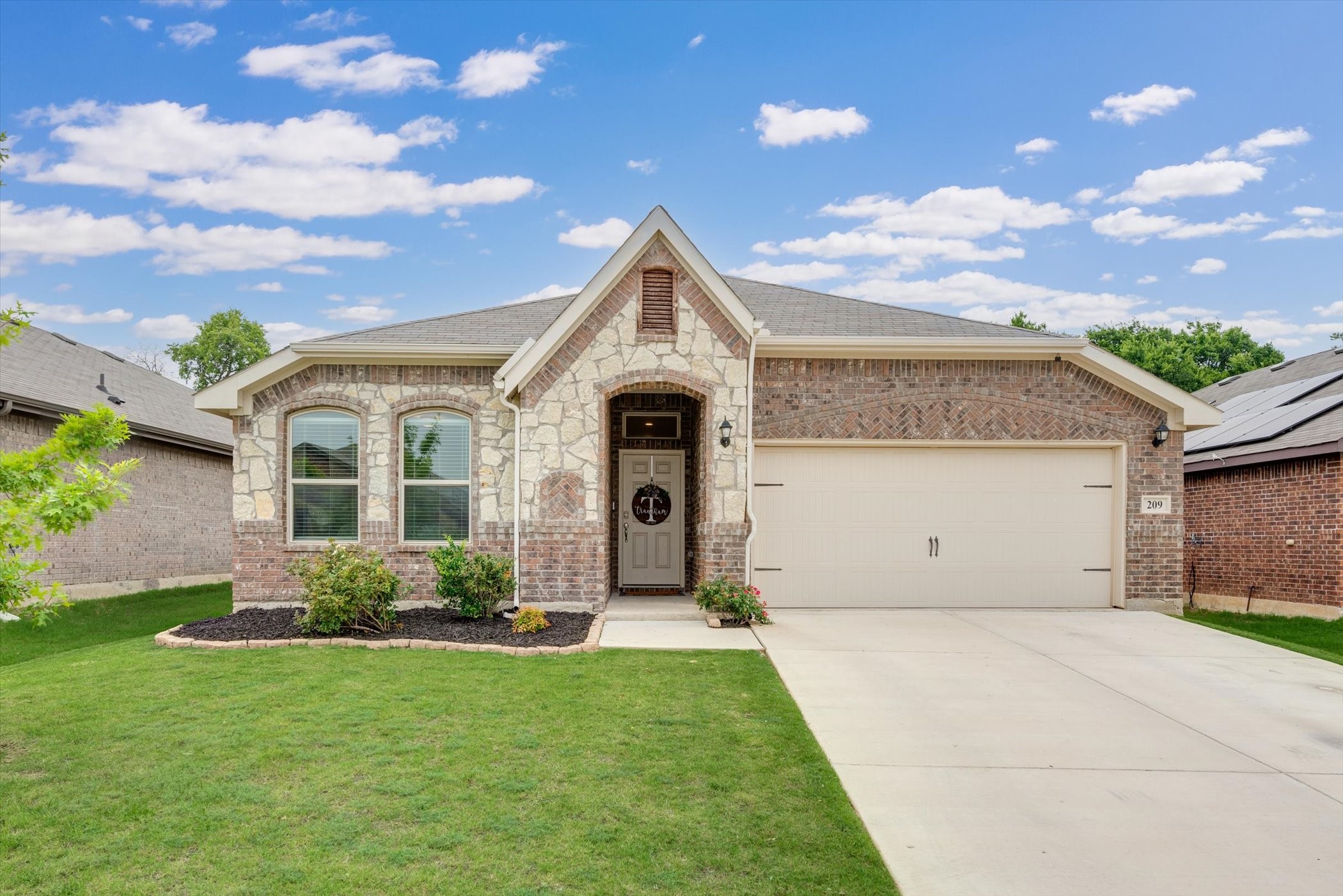 209 High Point Way Justin TX 76247