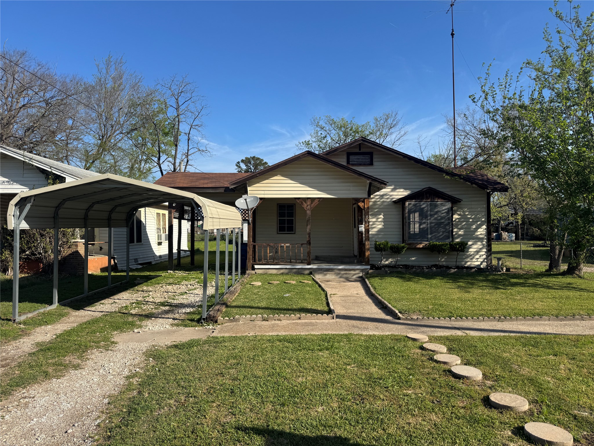 809 E Palestine Street Mexia TX 76667