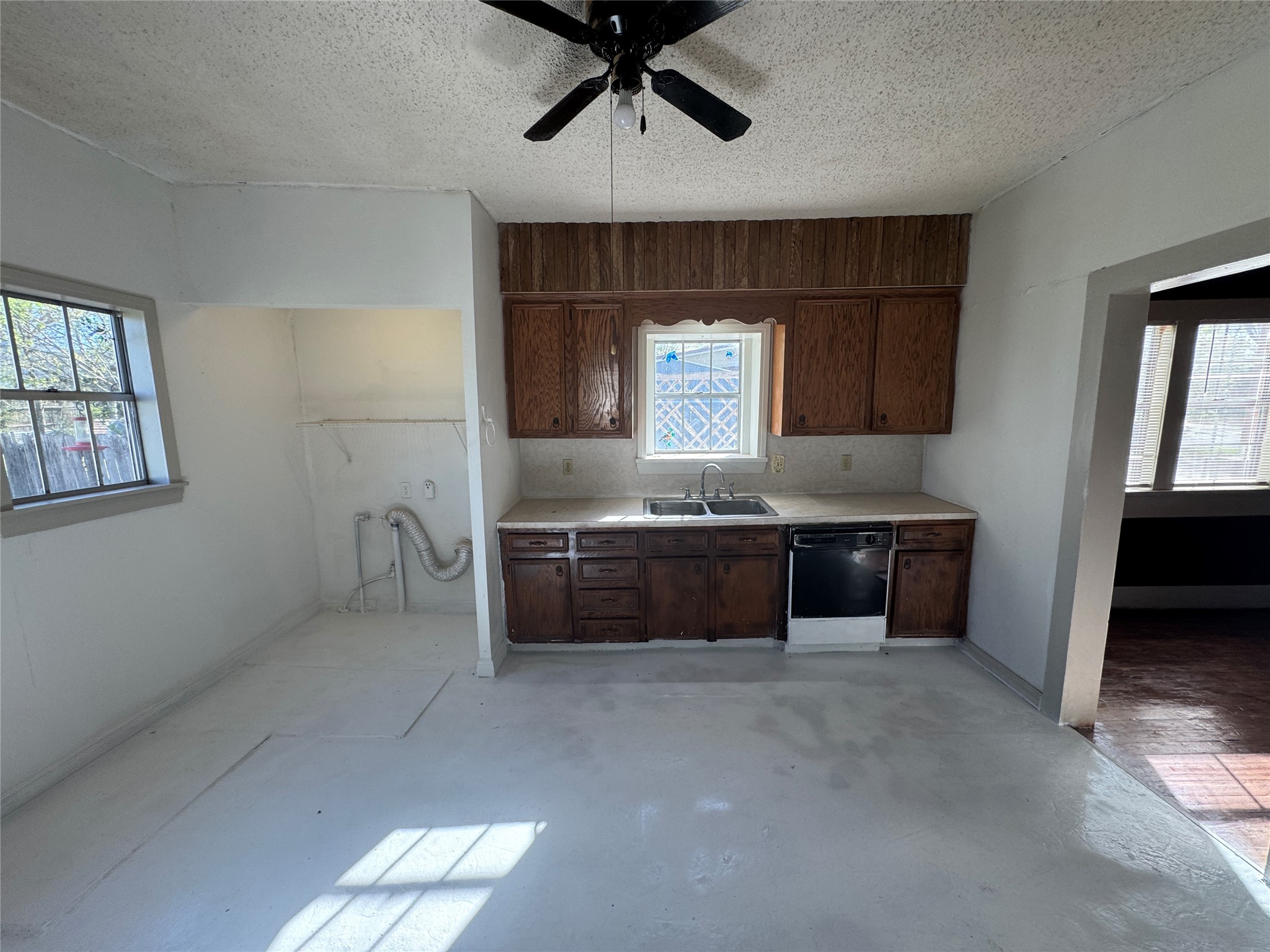809 E Palestine Street Mexia TX 76667