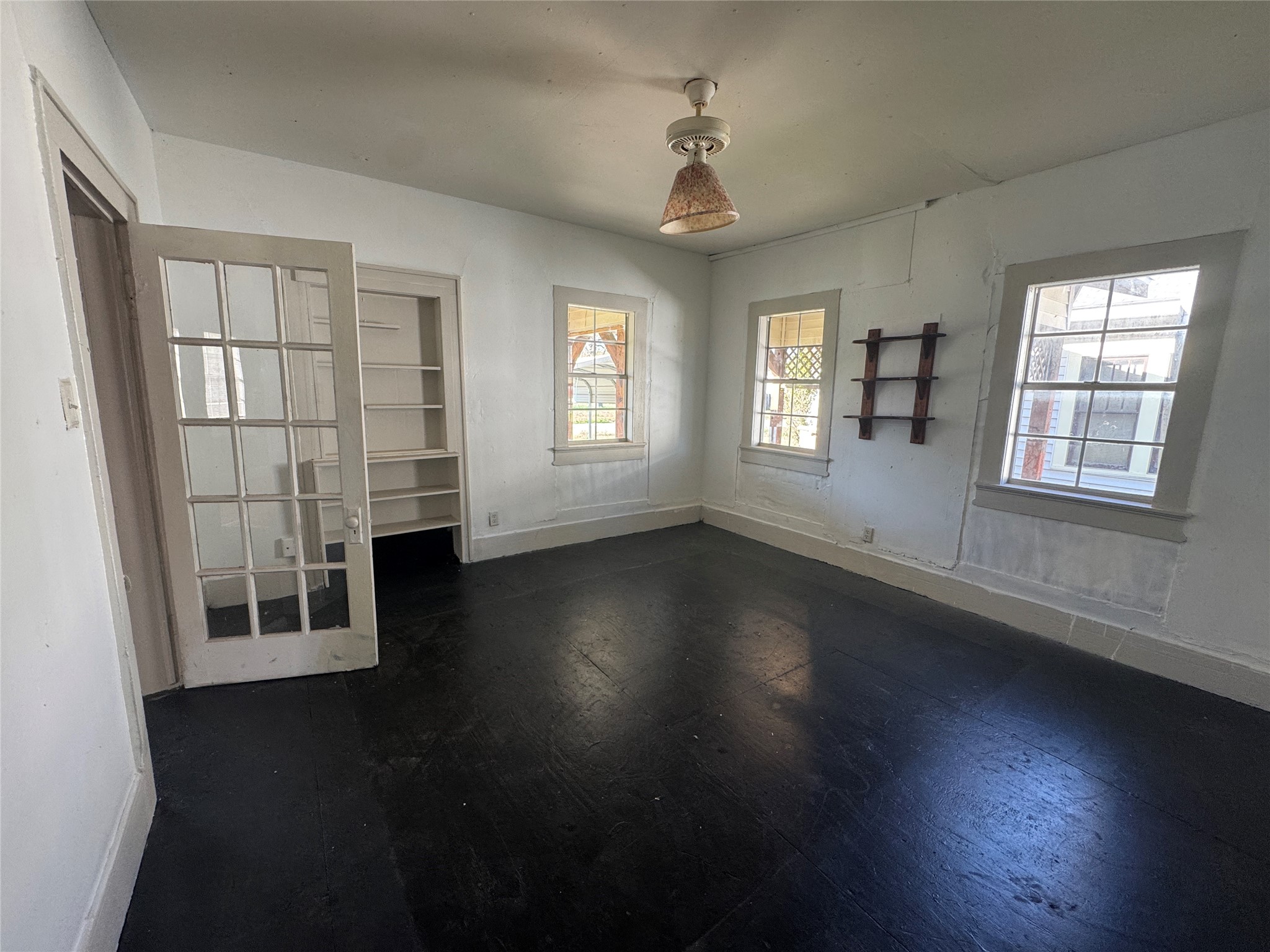 809 E Palestine Street Mexia TX 76667
