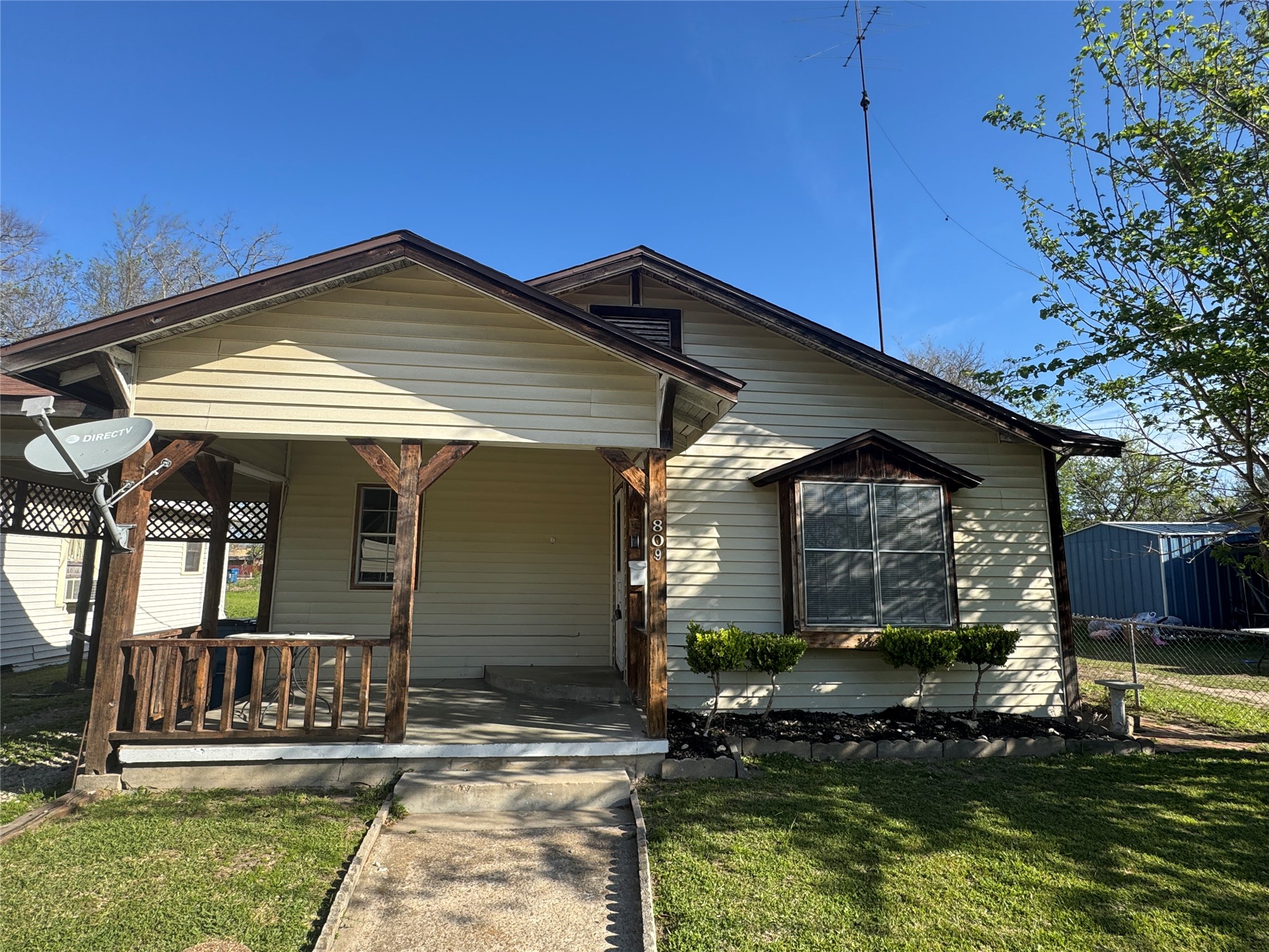809 E Palestine Street Mexia TX 76667