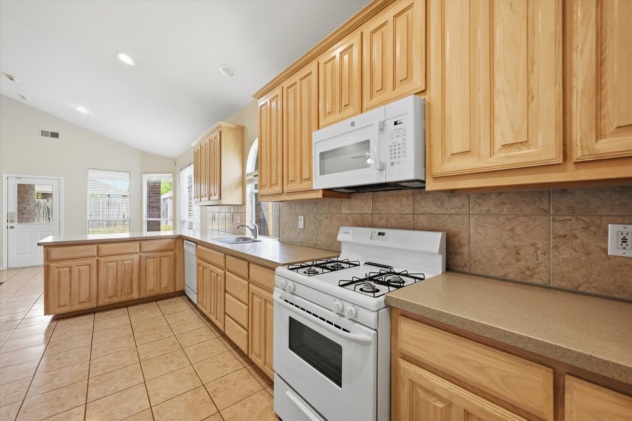 3023 Stallion Crossing Irving TX 75060