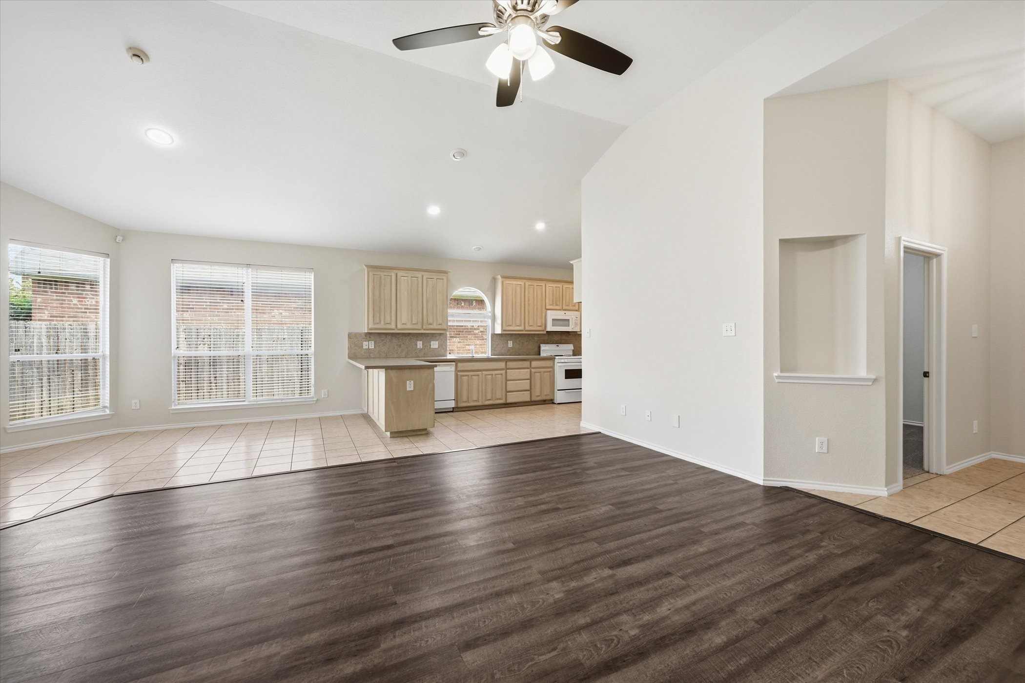 3023 Stallion Crossing Irving TX 75060