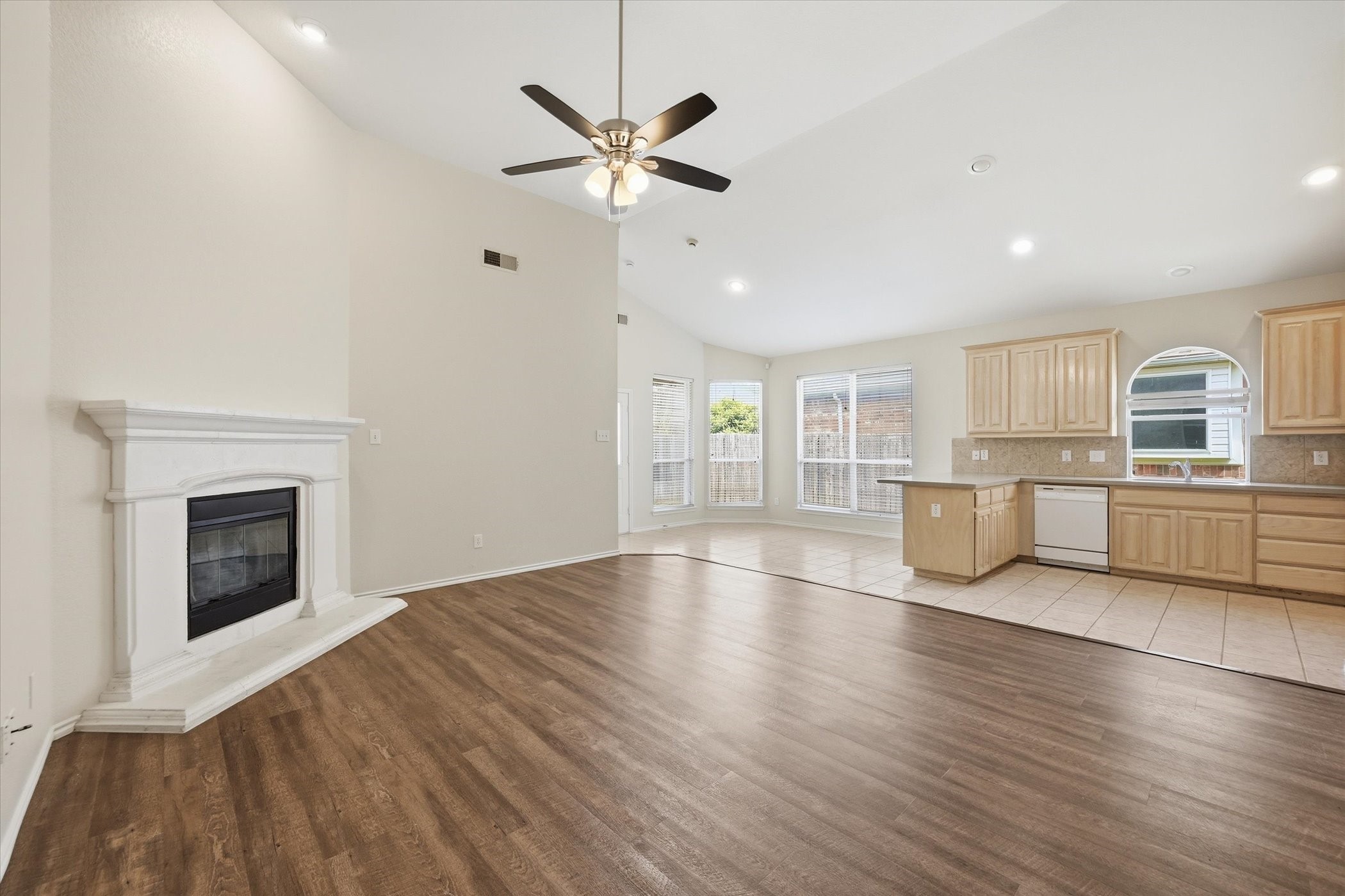 3023 Stallion Crossing Irving TX 75060