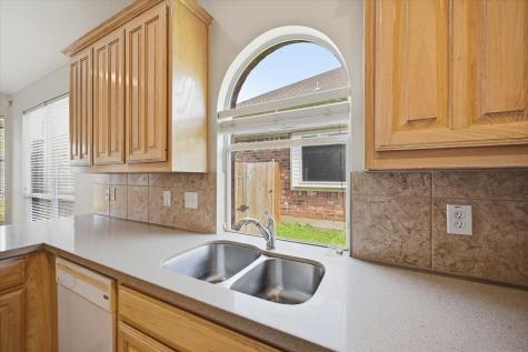 3023 Stallion Crossing Irving TX 75060