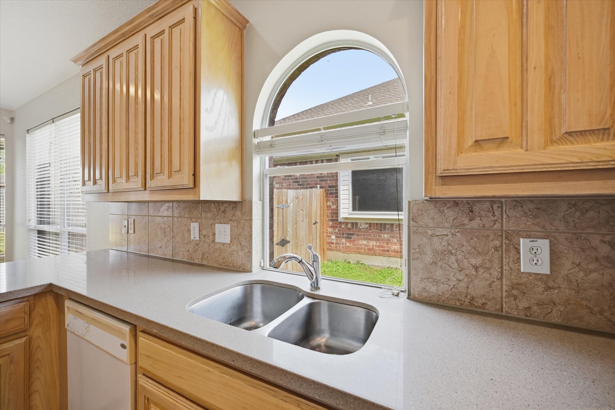 3023 Stallion Crossing Irving TX 75060