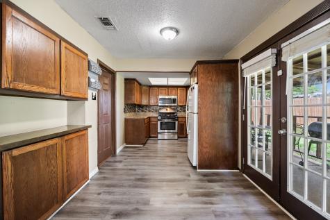 109 Ridgeway Circle Lewisville TX 75067