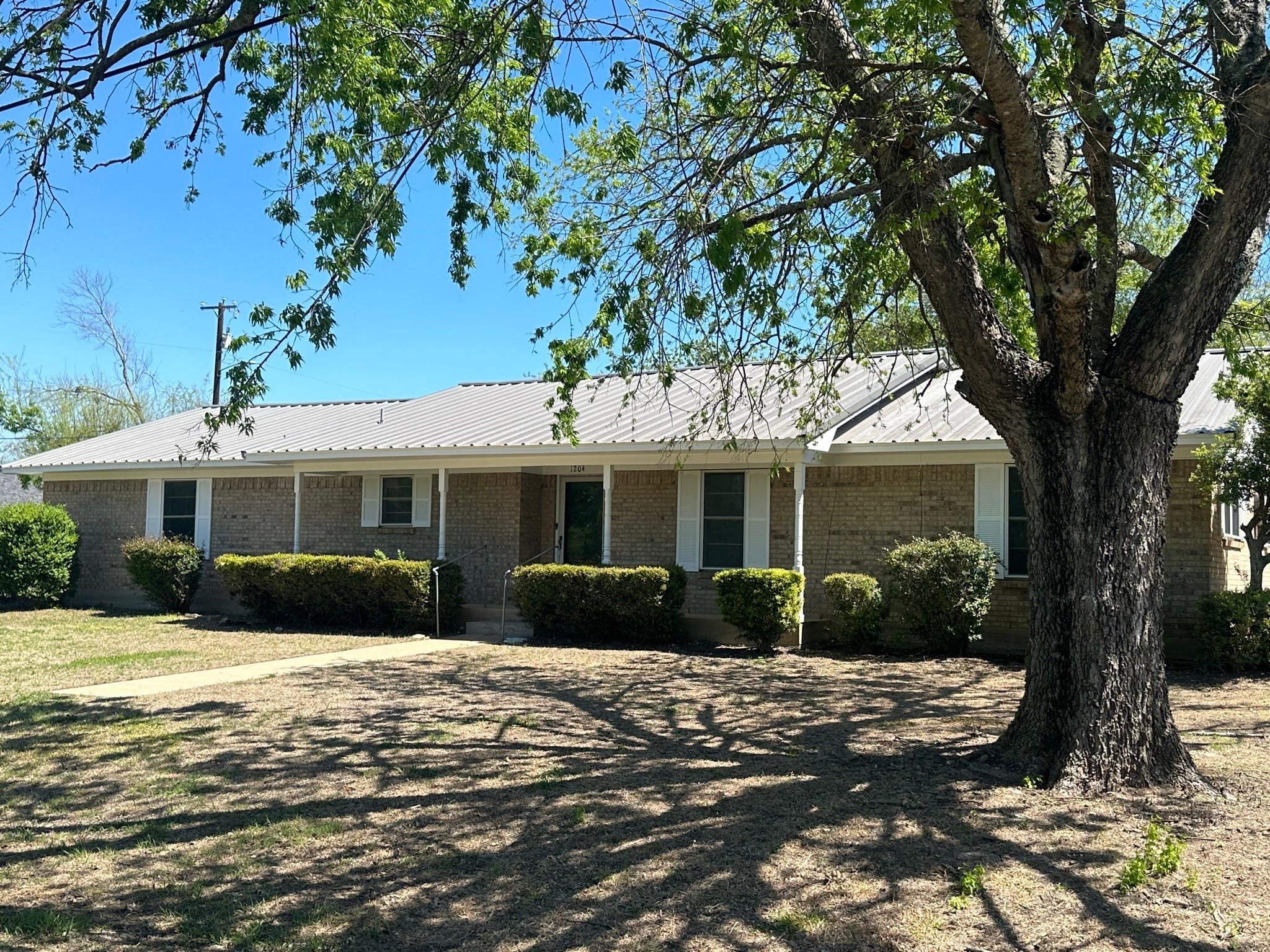 1204 10th Street Honey Grove TX 75446