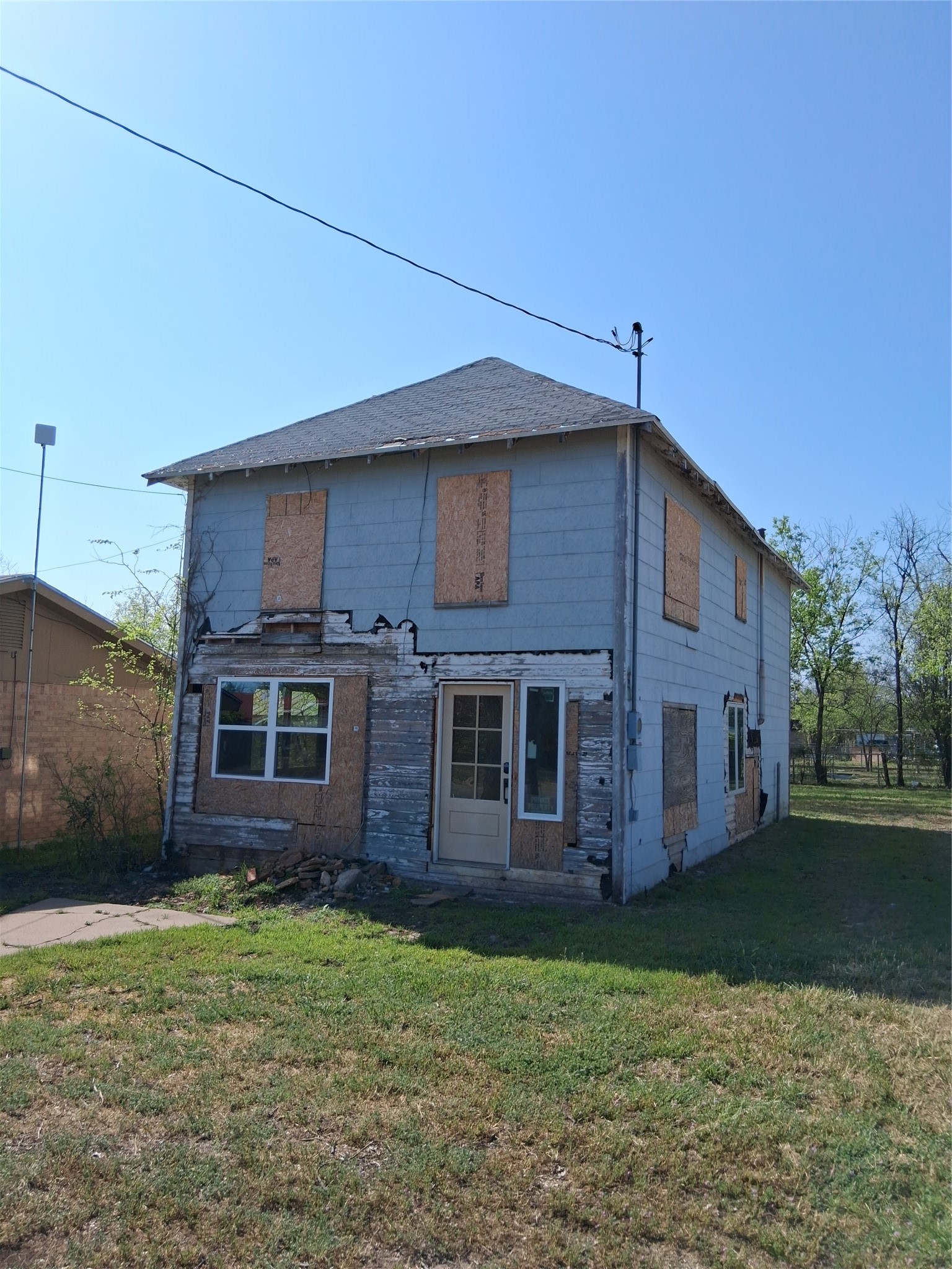 208 E 4th Street Coleman TX 76834