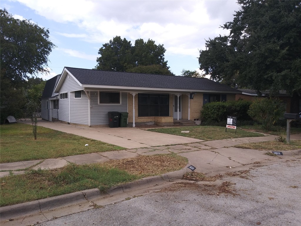 1611 Herschel Street Arlington TX 76010