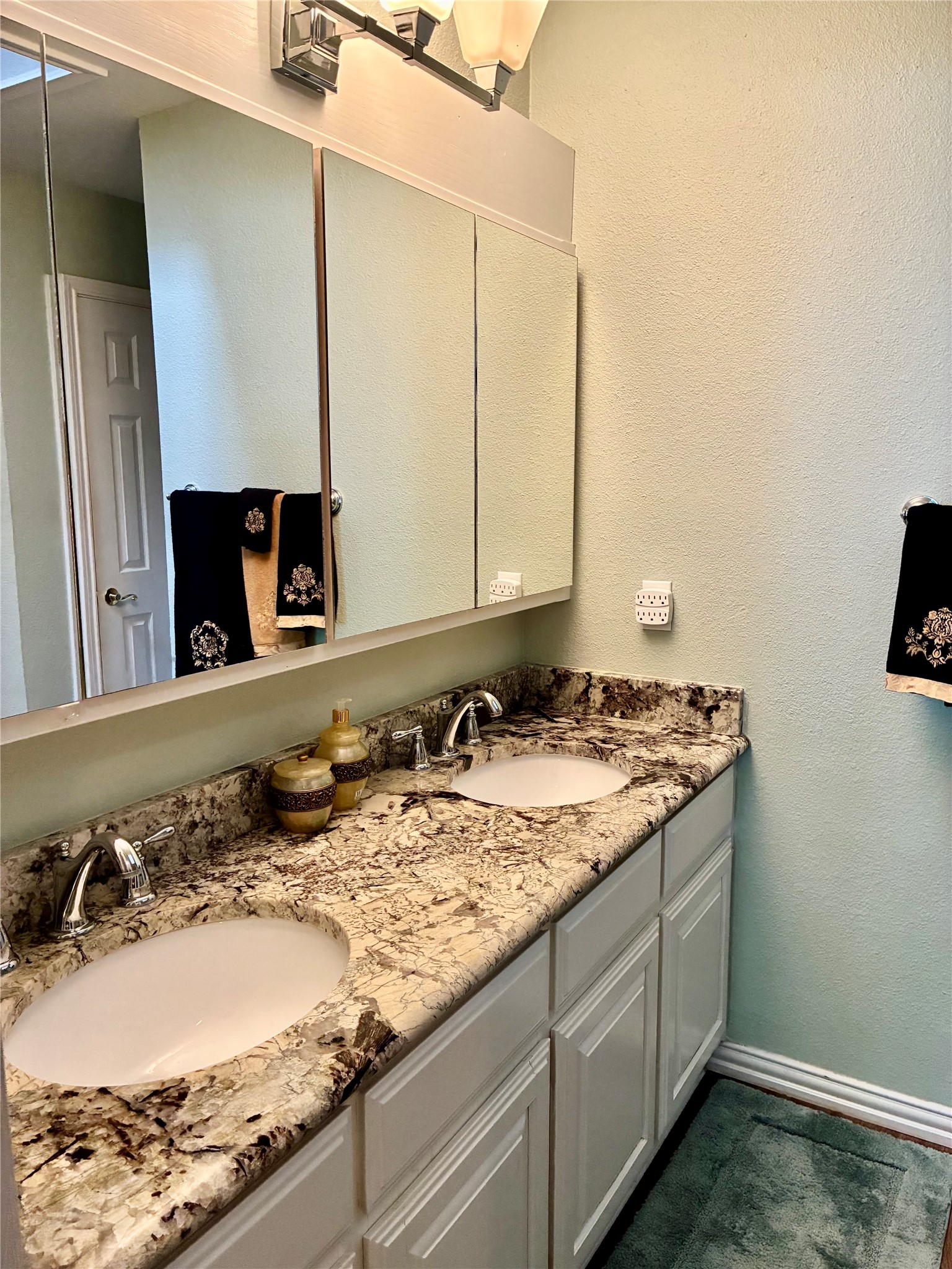 1408 Island Village Court Granbury TX 76048