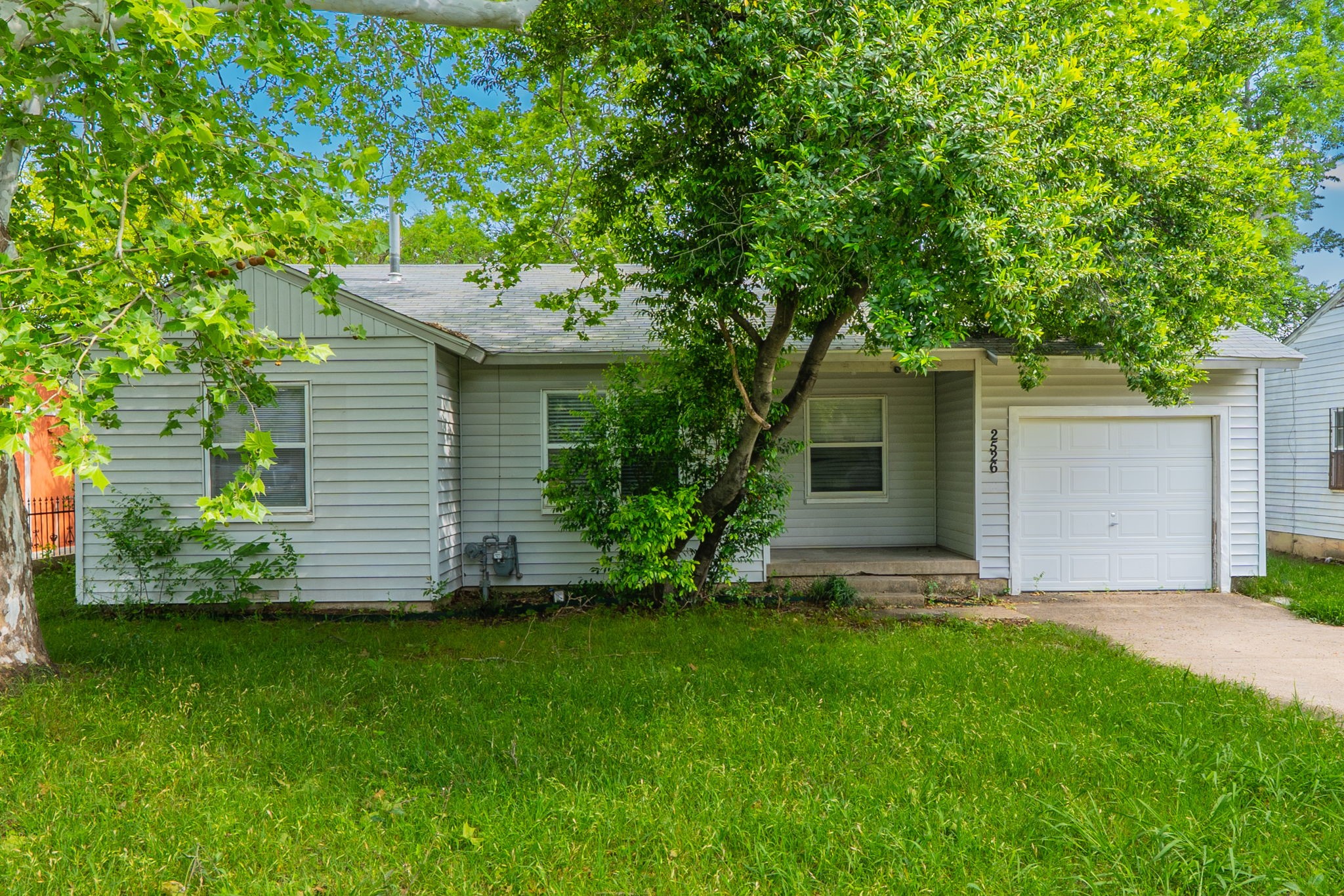 2526 Rolinda Drive Dallas TX 75211