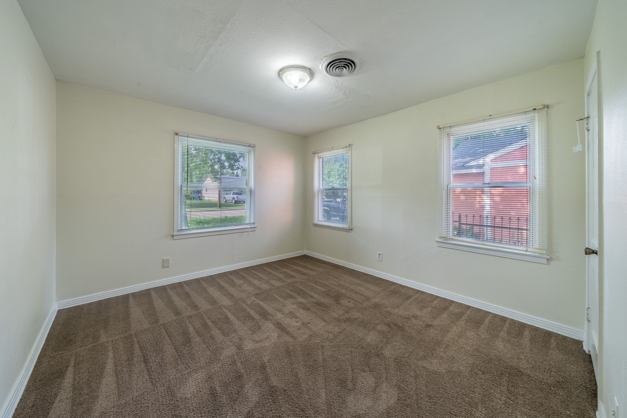 2526 Rolinda Drive Dallas TX 75211