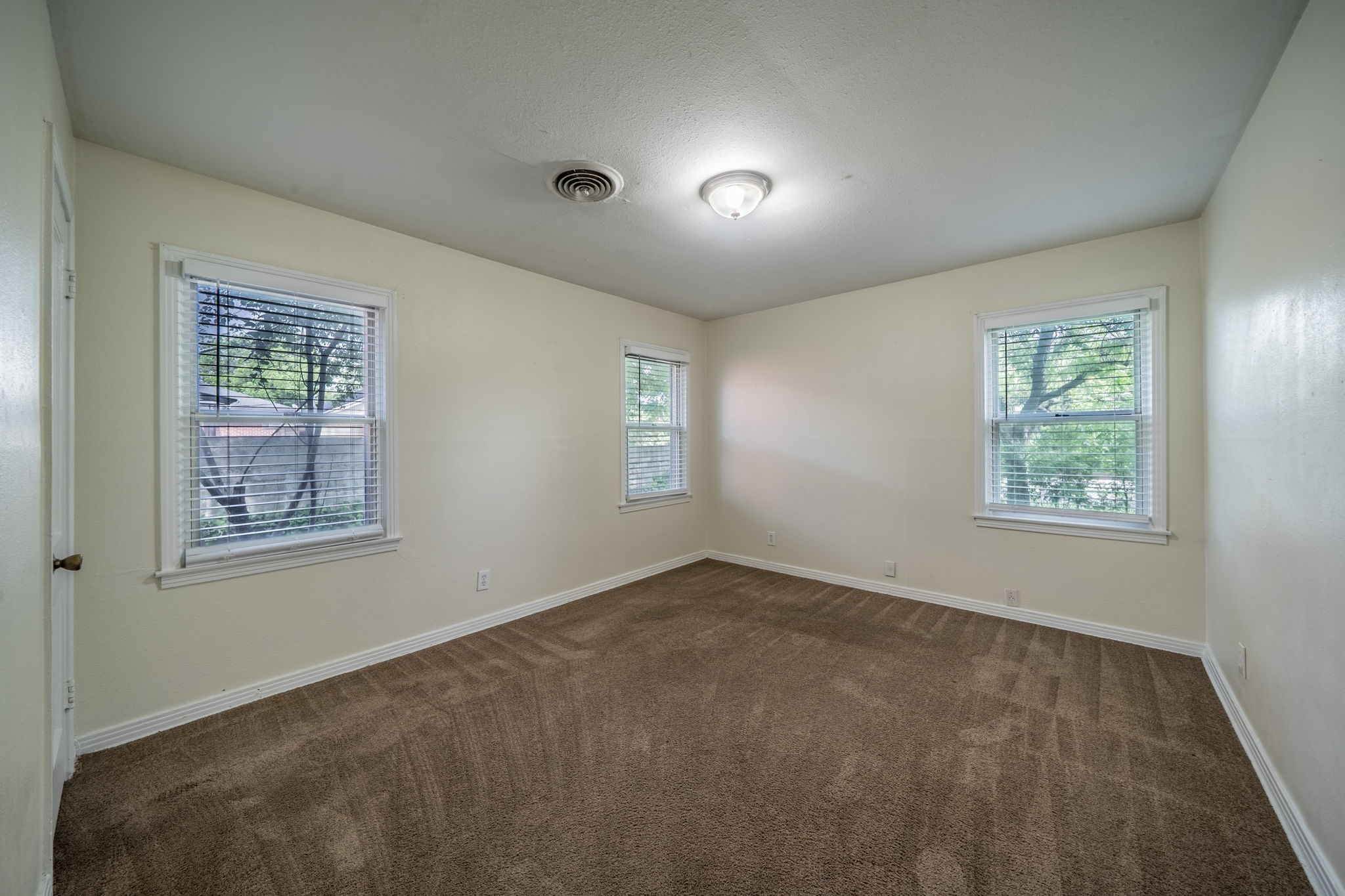 2526 Rolinda Drive Dallas TX 75211