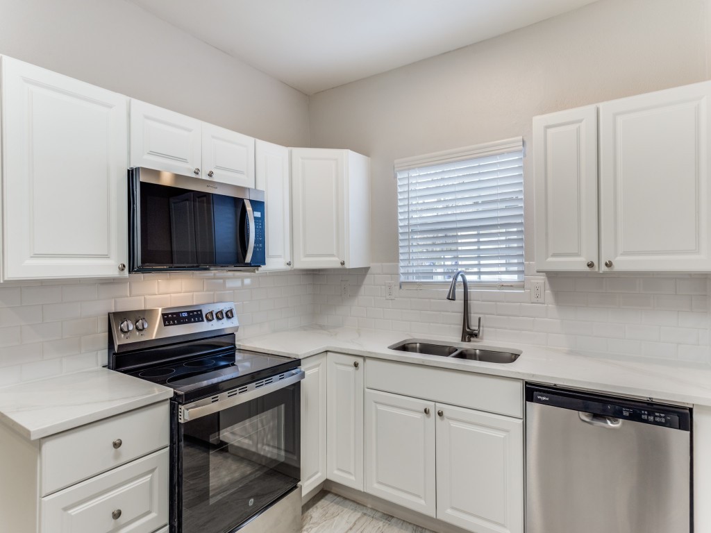 1500 E Morphy Street Fort Worth TX 76104