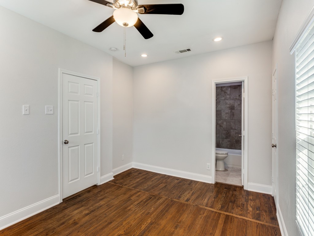 1500 E Morphy Street Fort Worth TX 76104