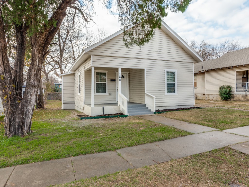 1500 E Morphy Street Fort Worth TX 76104