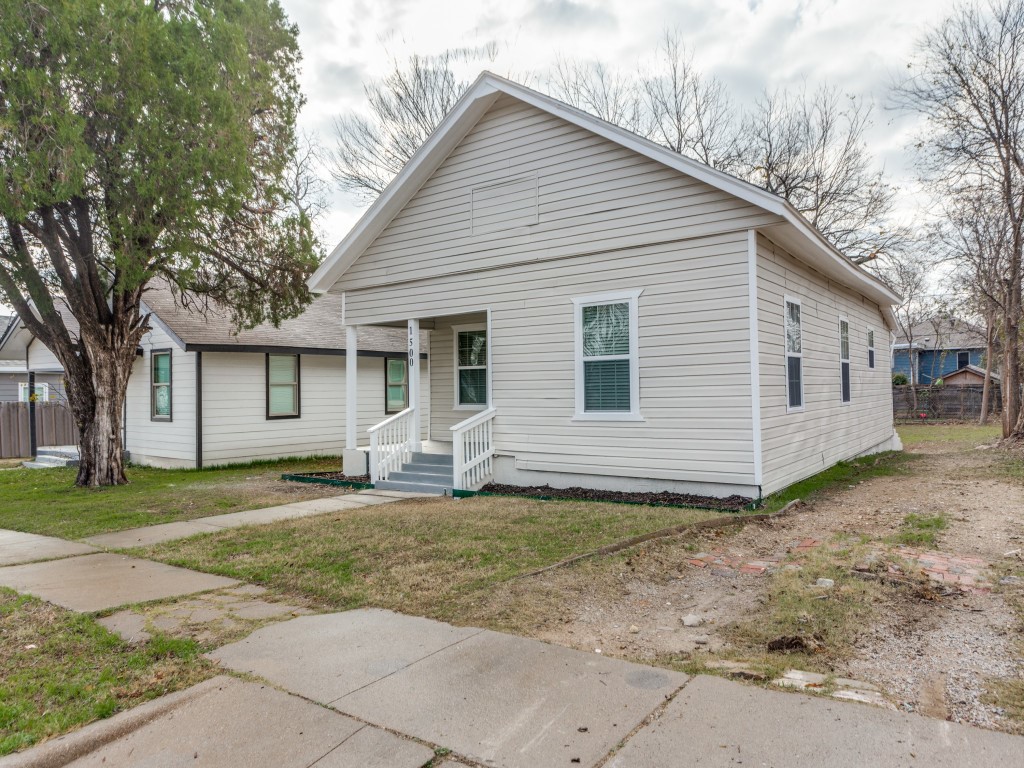 1500 E Morphy Street Fort Worth TX 76104