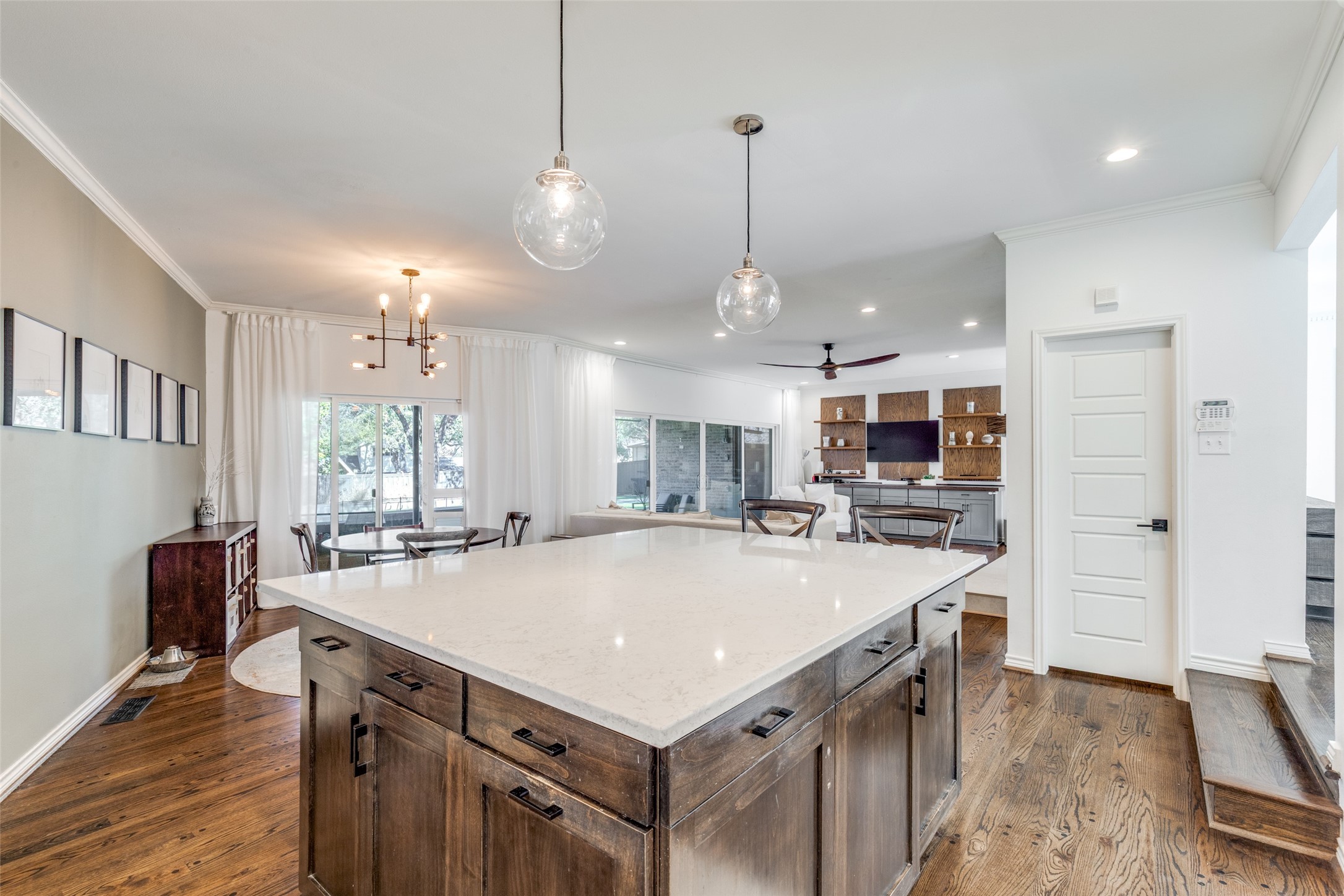 6709 Cliffbrook Drive Dallas TX 75254