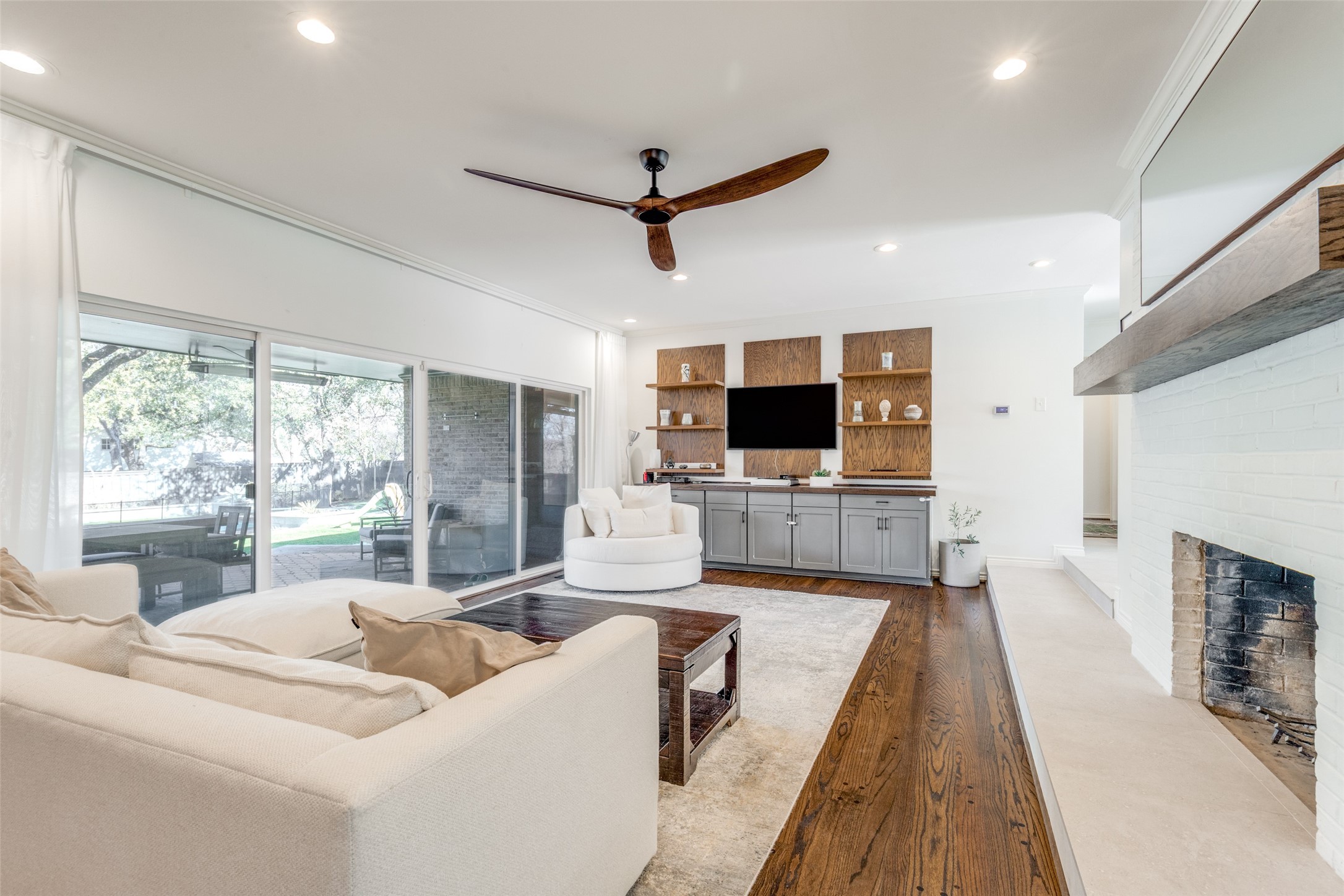 6709 Cliffbrook Drive Dallas TX 75254
