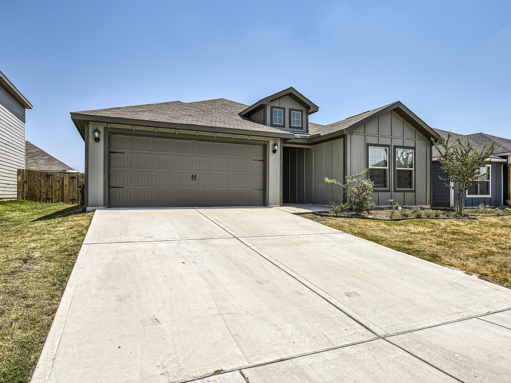 8512 Smokey Creek Pass Fort Worth TX 76179
