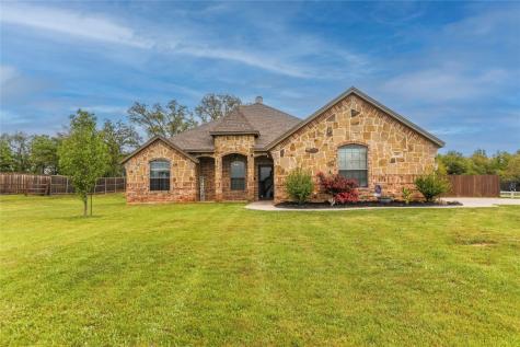 105 Lyndsey Court Boyd TX 76023