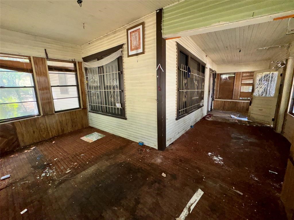 1136 E Leuda Street Fort Worth TX 76104