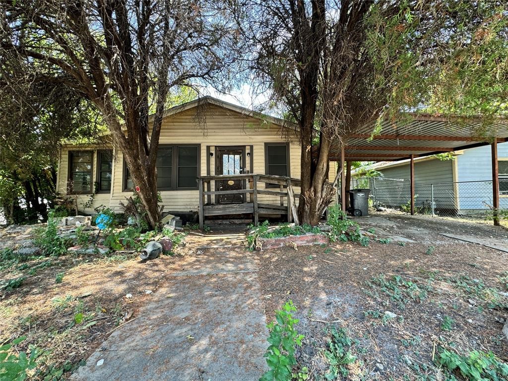 1136 E Leuda Street Fort Worth TX 76104