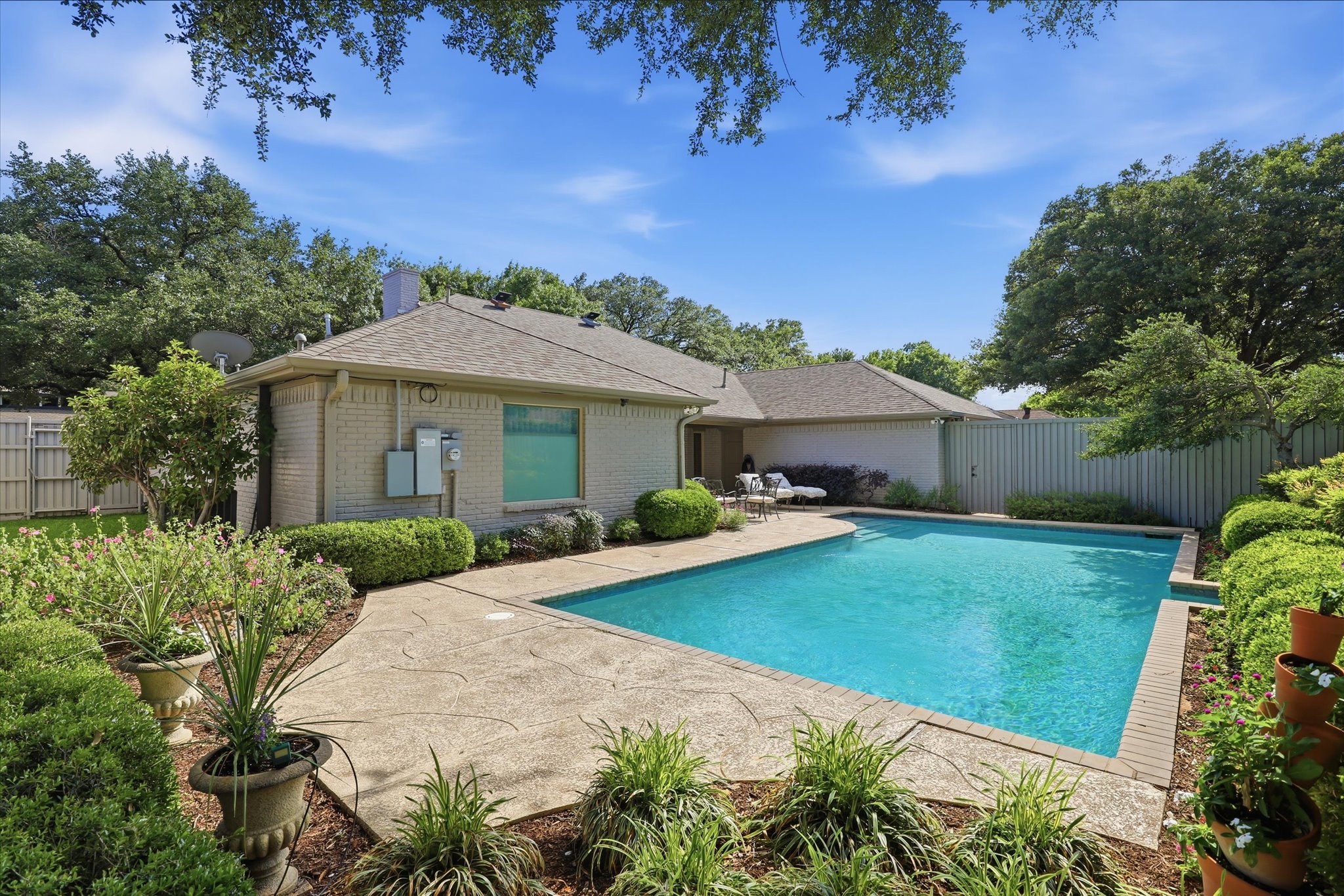 7811 Pencross Lane Dallas TX 75248