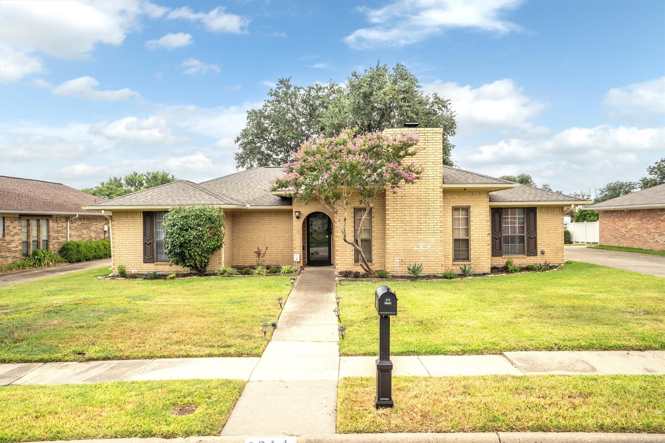 2214 Valley Mill Carrollton TX 75006