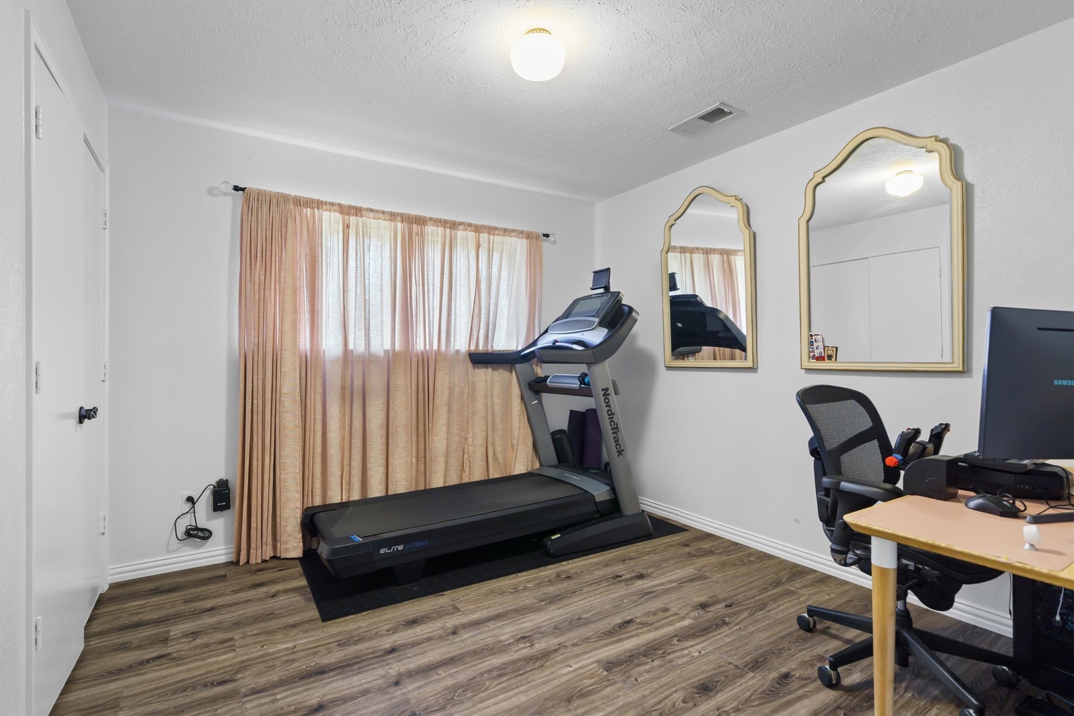 2214 Valley Mill Carrollton TX 75006