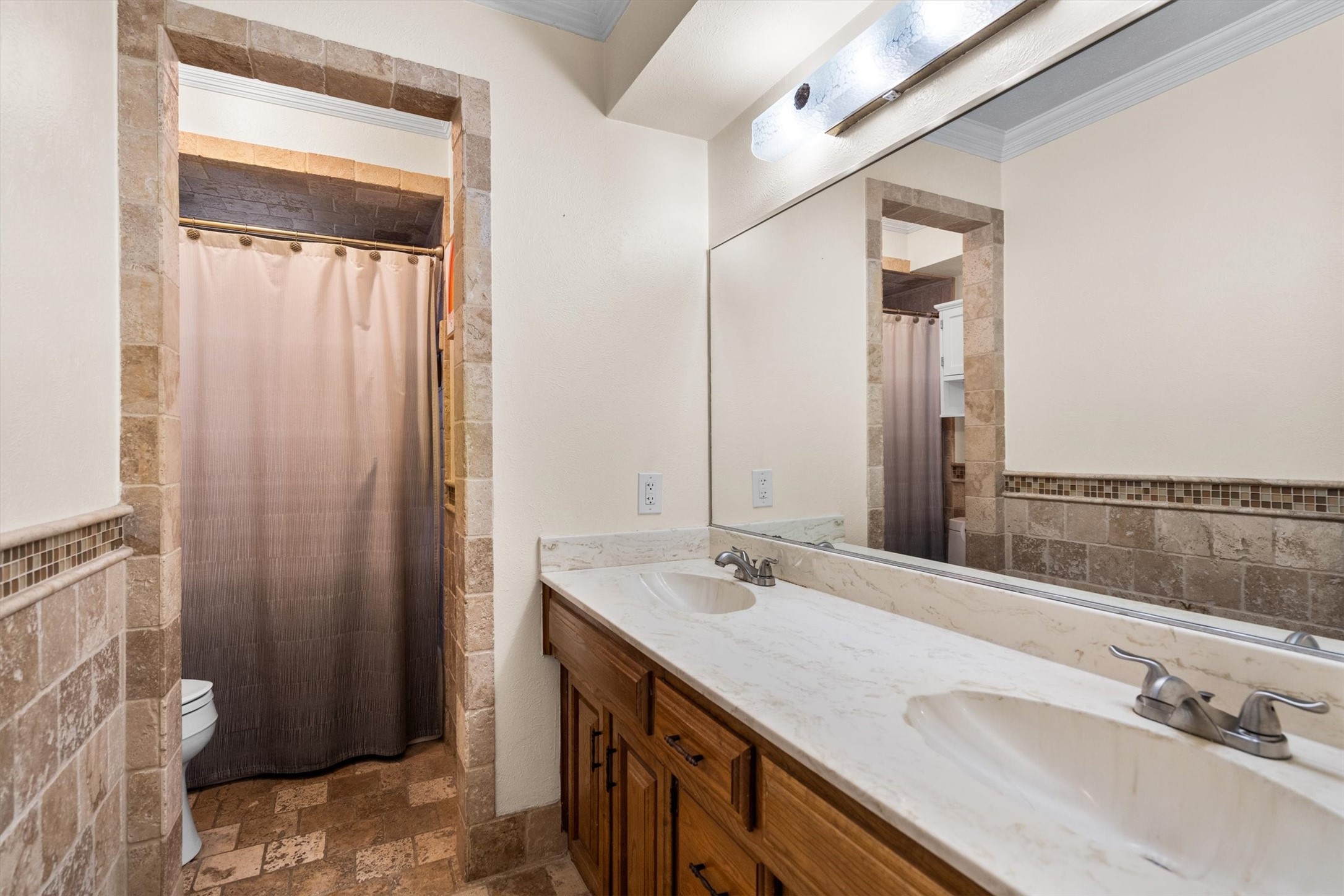 2214 Valley Mill Carrollton TX 75006