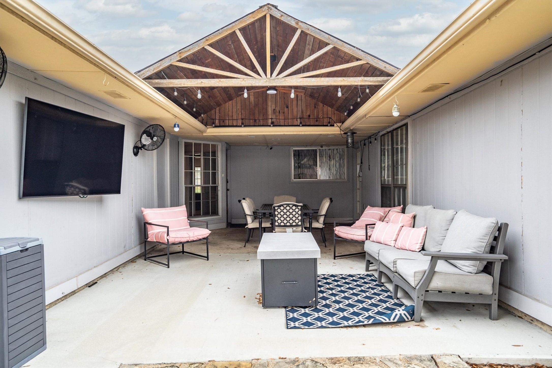 2214 Valley Mill Carrollton TX 75006