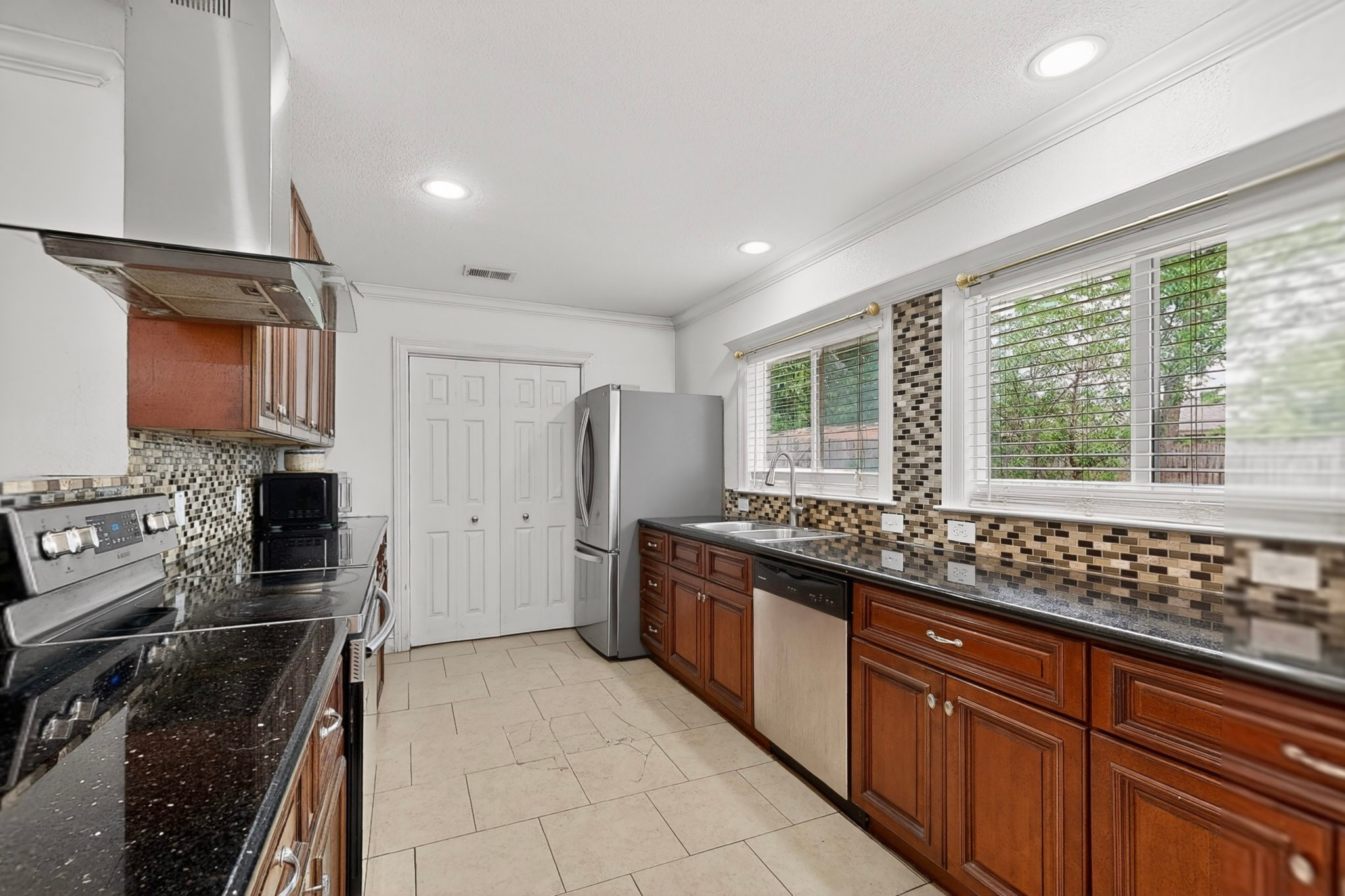 2421 Harbor Trail Irving TX 75060