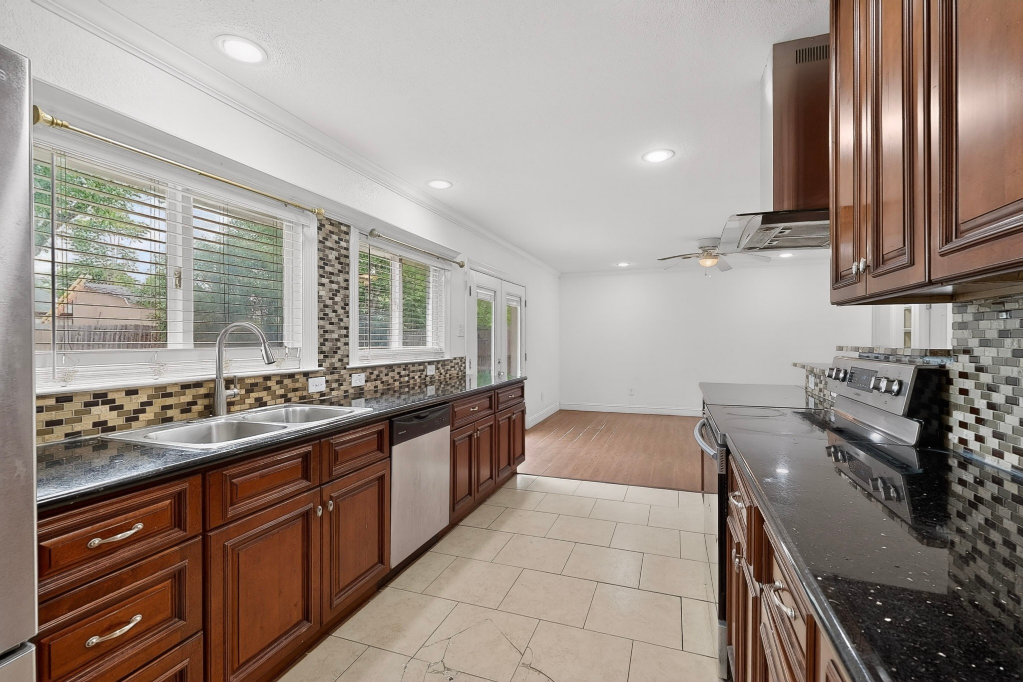 2421 Harbor Trail Irving TX 75060