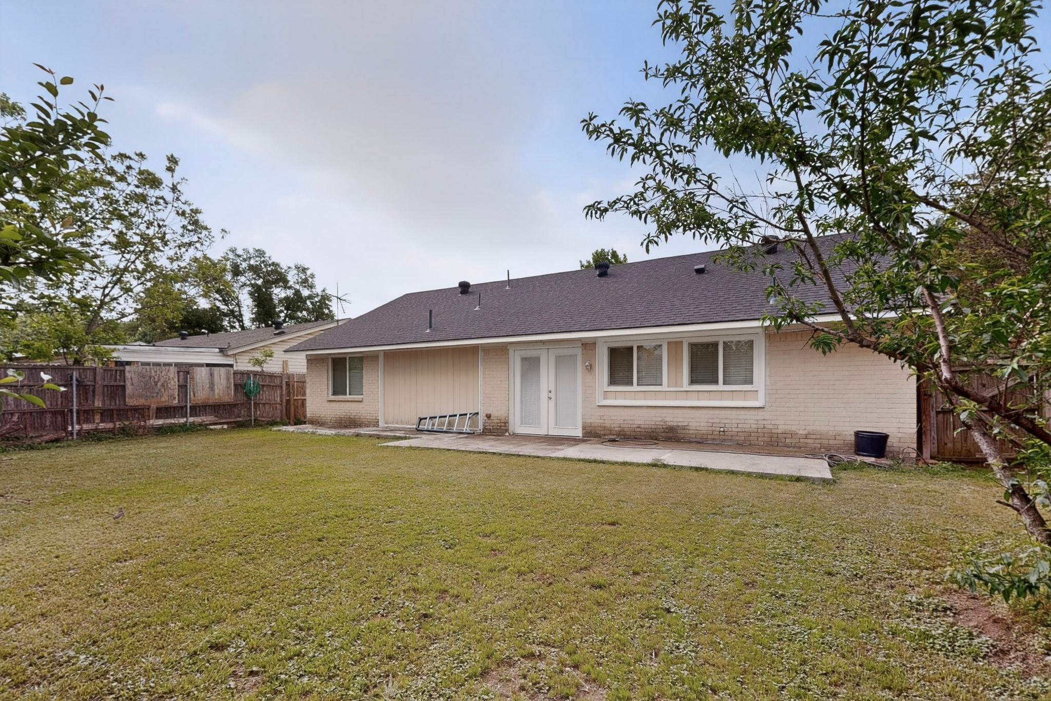 2421 Harbor Trail Irving TX 75060