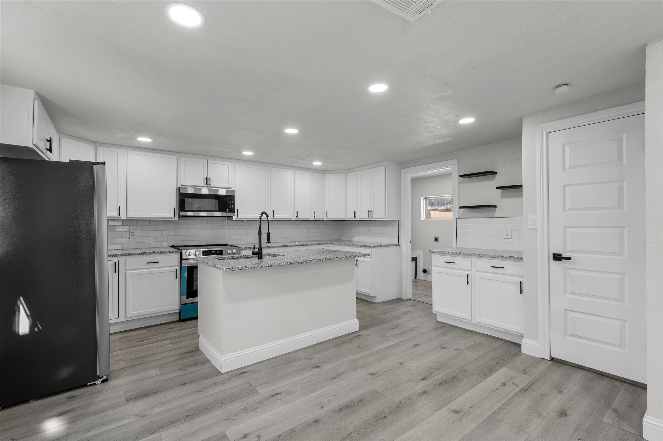 3530 Bluebird Street Bellmead TX 76705