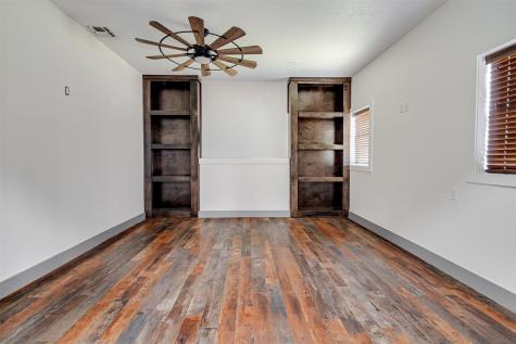 801 S Hampton Road Crowley TX 76036