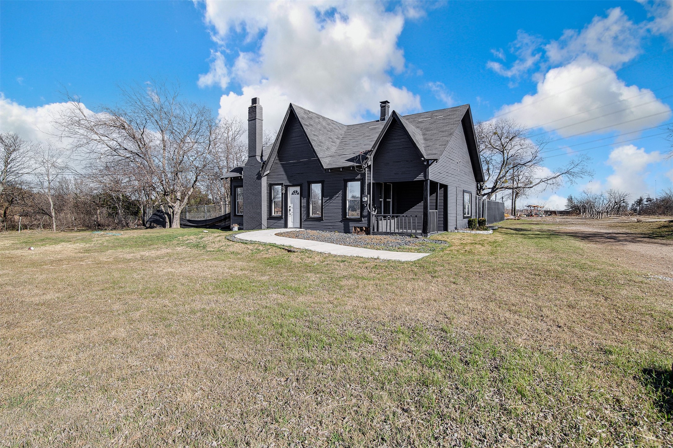 801 S Hampton Road Crowley TX 76036