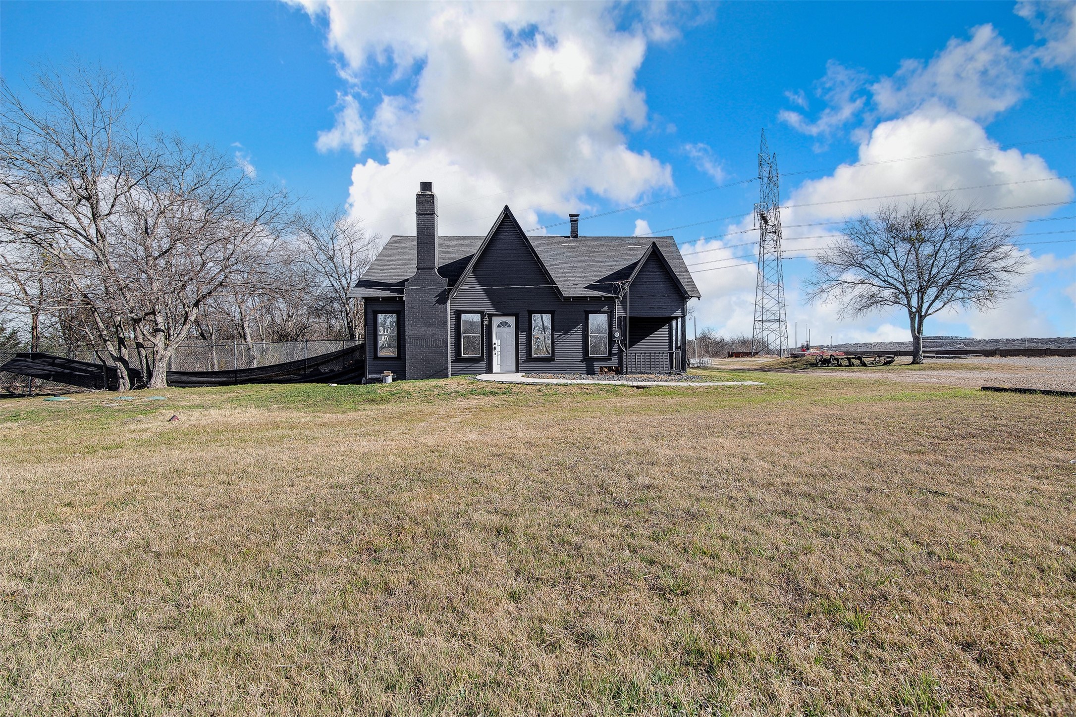 801 S Hampton Road Crowley TX 76036