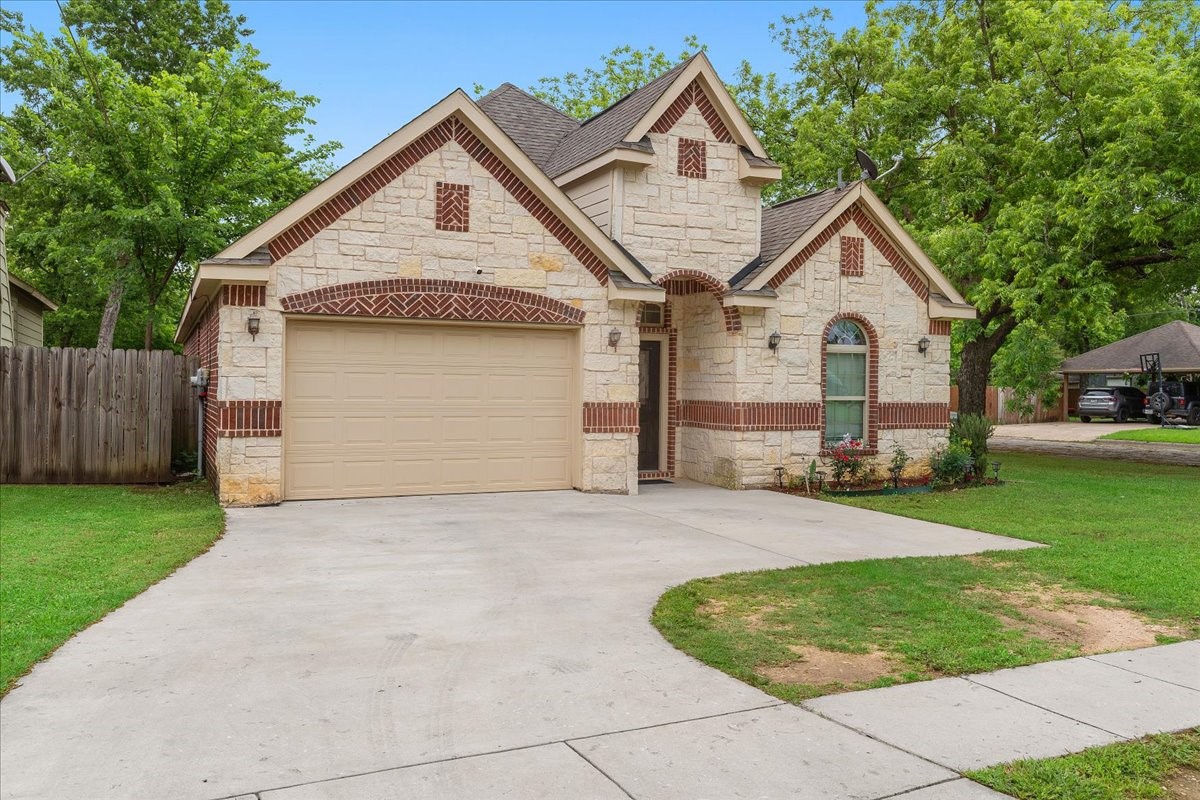 502 Ritchey Street Gainesville TX 76240