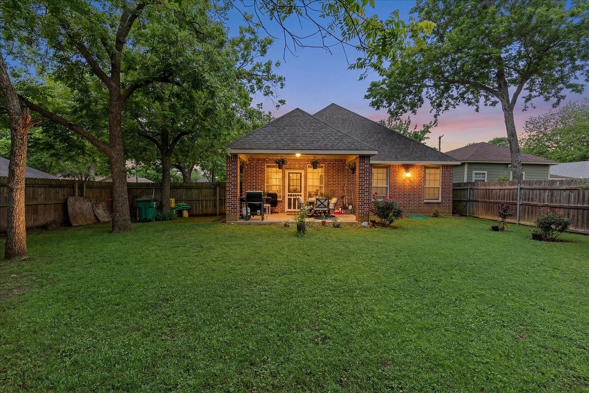 502 Ritchey Street Gainesville TX 76240
